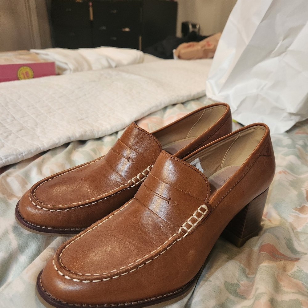Sperry platform loafer - NWOT
